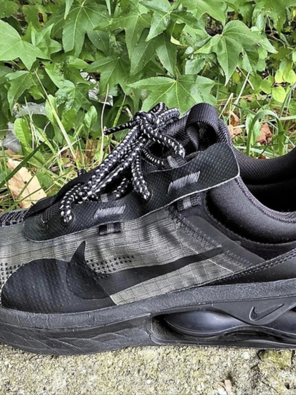 Nike Air Max Dn Men's Black Gray US 9 Athletic Sneakers